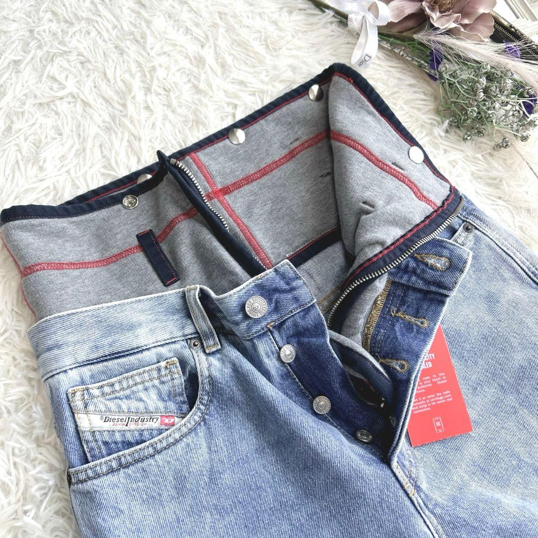 新品✨タグ付き❤️ディーゼル　近年モデル　QRタグ　ボタンフライ　Dロゴ