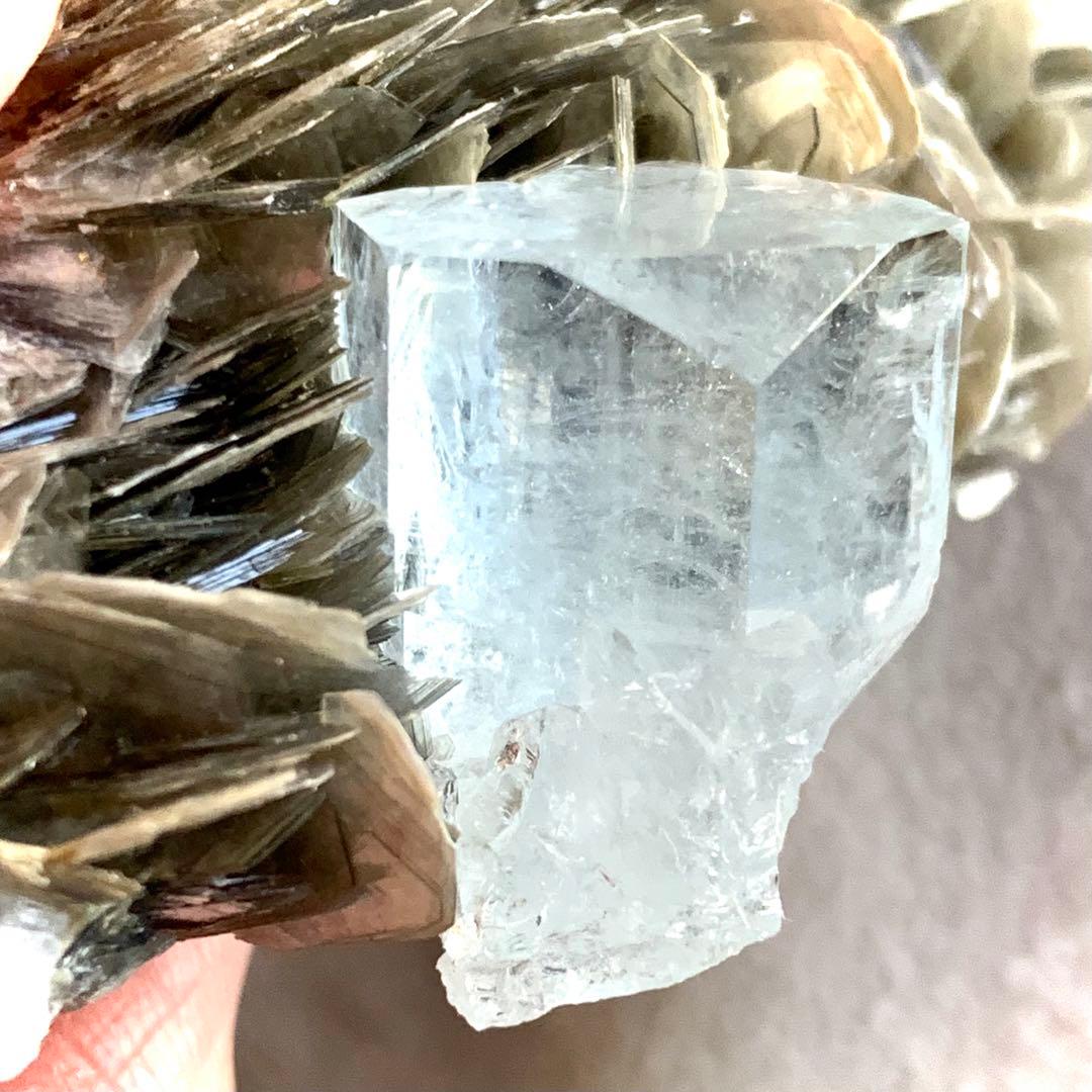 アクアマリン×モスコバイト共生標本-5