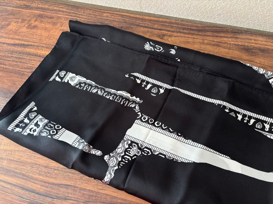 小物 CTHY HIGH-END VINTAGE SILK SCARF