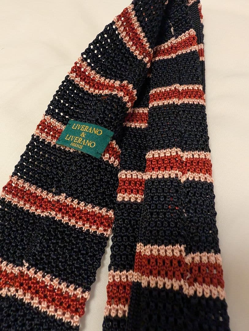 Liverano & Liverano リベラーノニットタイ（ネイビーレッド）