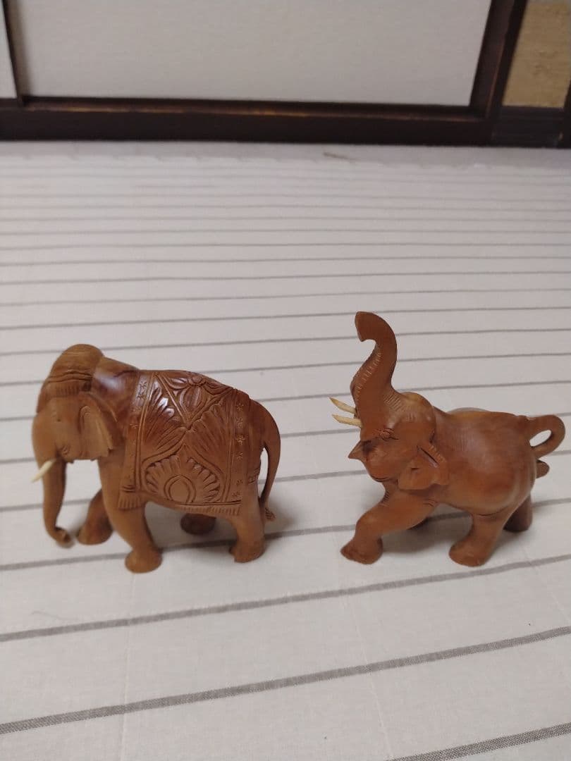 木製象の置物 2体セット　柘植