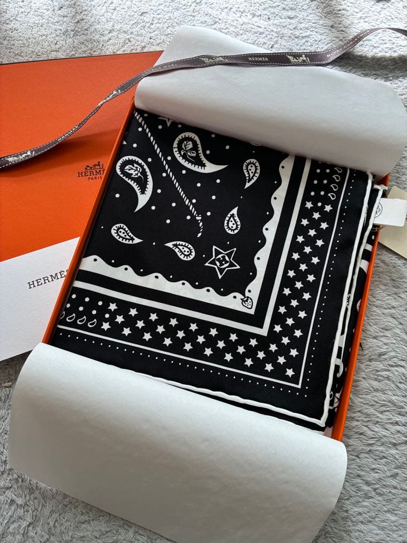 【新品未使用】Hermes エルメス　シルクバンダナ55 ロデオデフルーツ