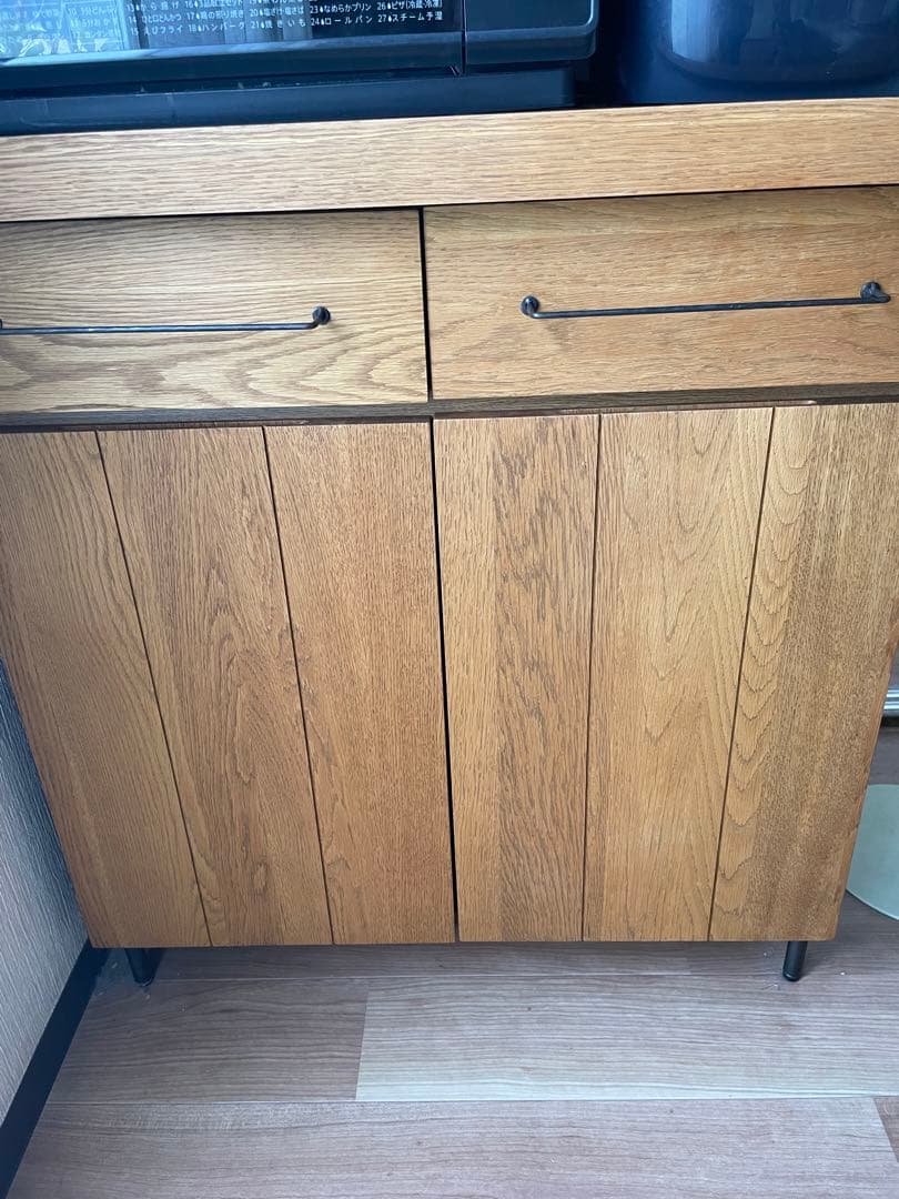 アデペシュ　キッチンボード　食器棚　カデル