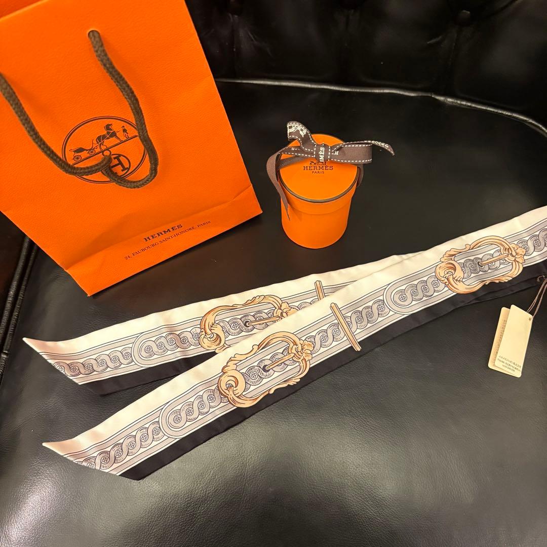 HERMES エルメス ツイリー　《箱、紙袋付き》