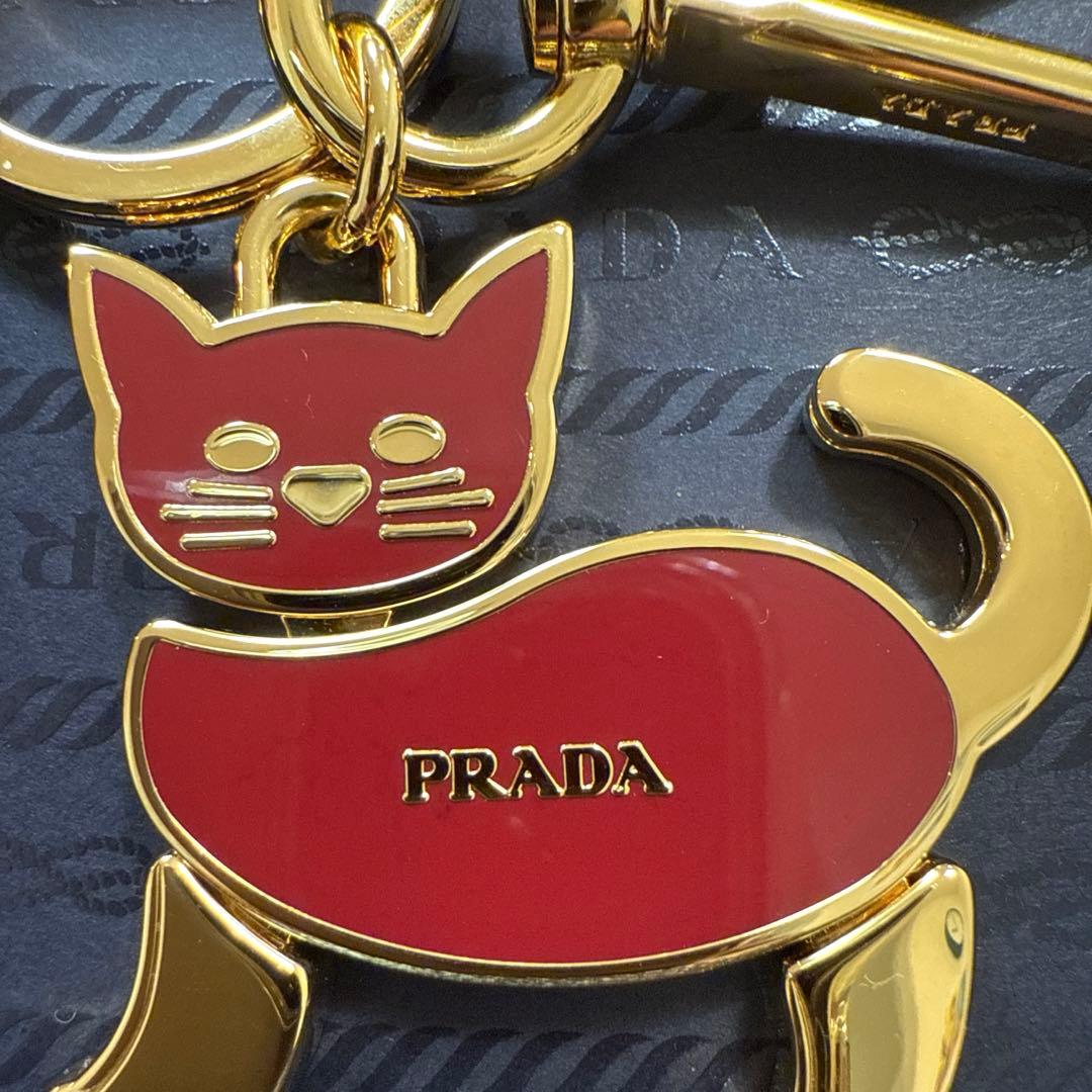 新品　PRADA プラダ キーリング　キーホルダー ネコ　ゴールド×ローズ
