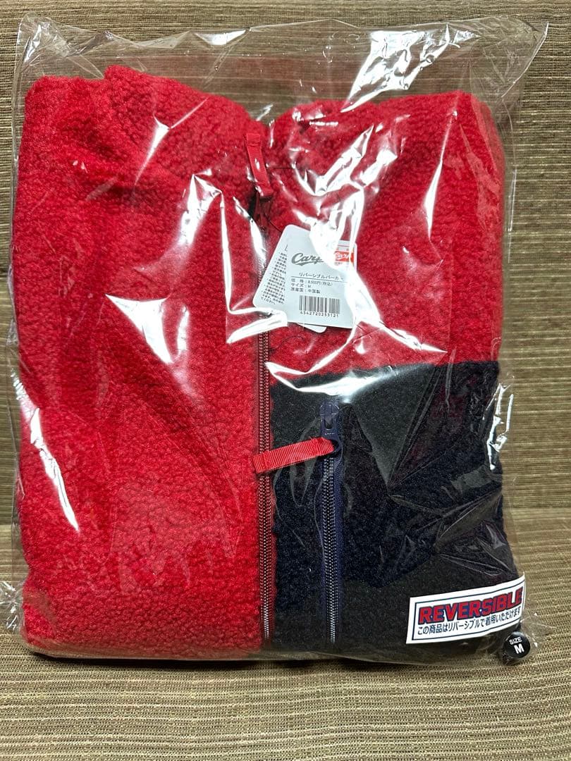 カープ　リバーシブルパーカー