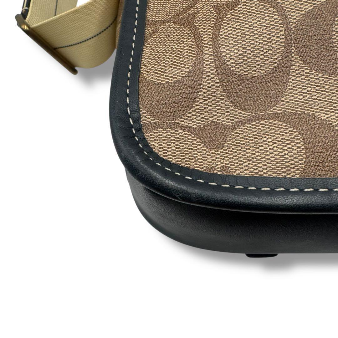 【美品】コーチ ショルダーバッグ メッセンジャー シグネチャー 茶 PVC