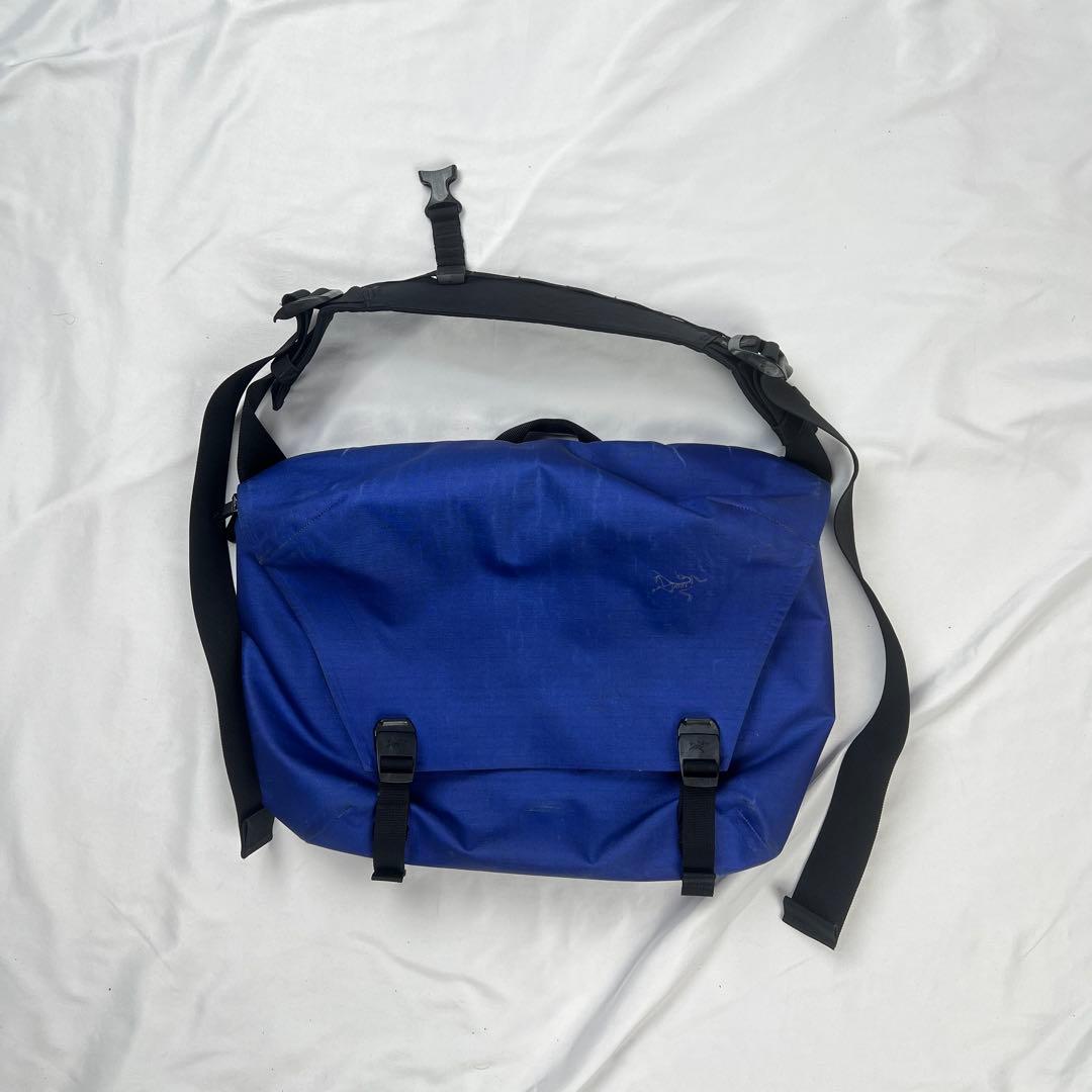 バッグ ARC'TERYX GRANVILLE 10 COURIER BAG blue