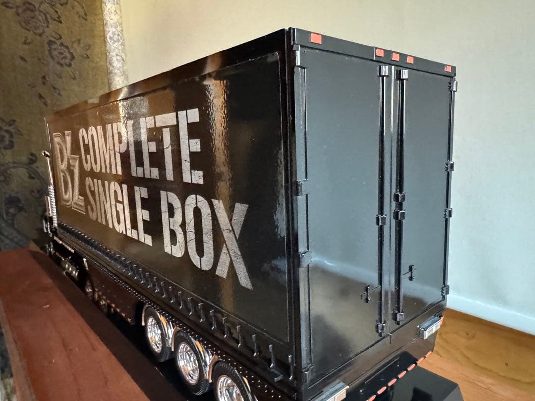 B'z COMPLETE SINGLE BOX トラック型