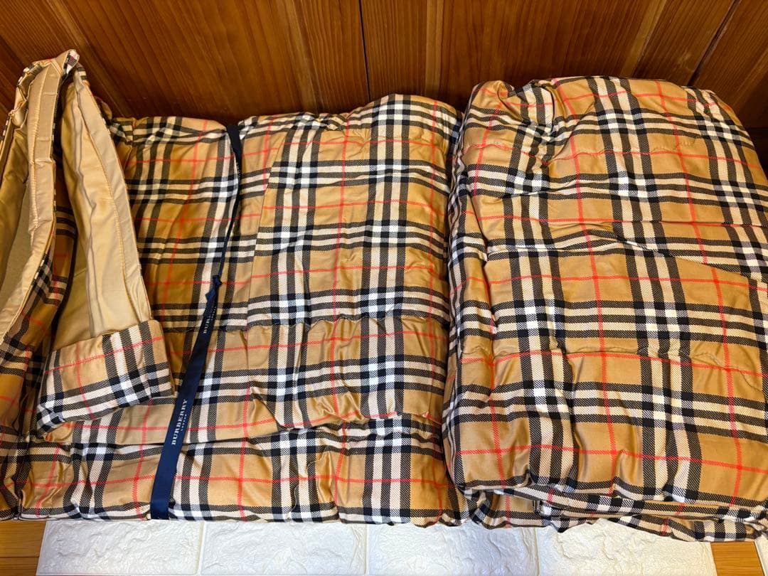 未使用【BURBERRY】シルク掛布団　手挽き真綿　東京西川製　がわ綿　希少