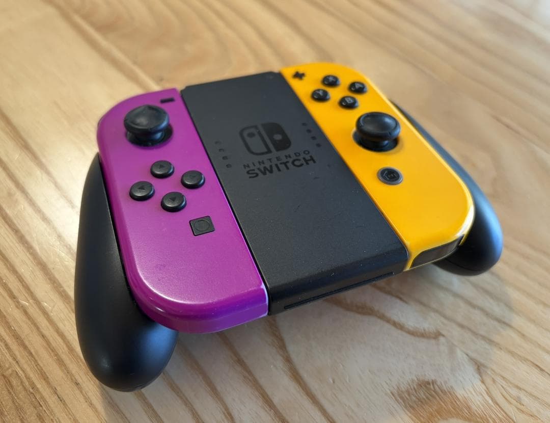 Nintendo Switch 本体 ジョイコン4個、キャリーバッグ付き