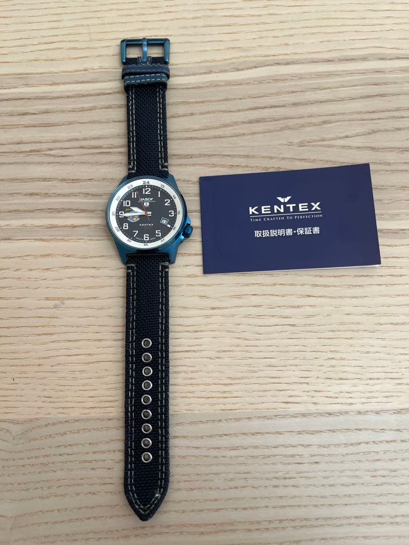 年末セール❗️ KENTEX JSDFモデル 紺色ナイロンベルト時計　ソーラー充電