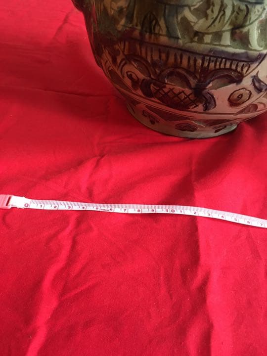 島袋常明さんの作品です。大土瓶と寿瓶