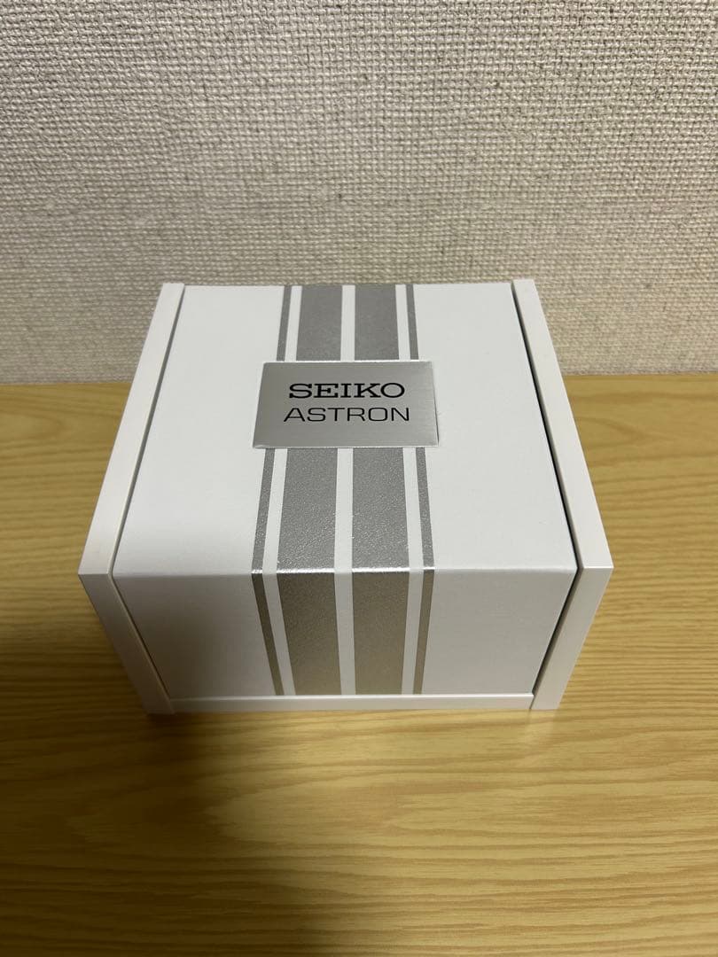 セイコー　アストロン　ジウジアーロ限定モデル SBXB037 腕時計