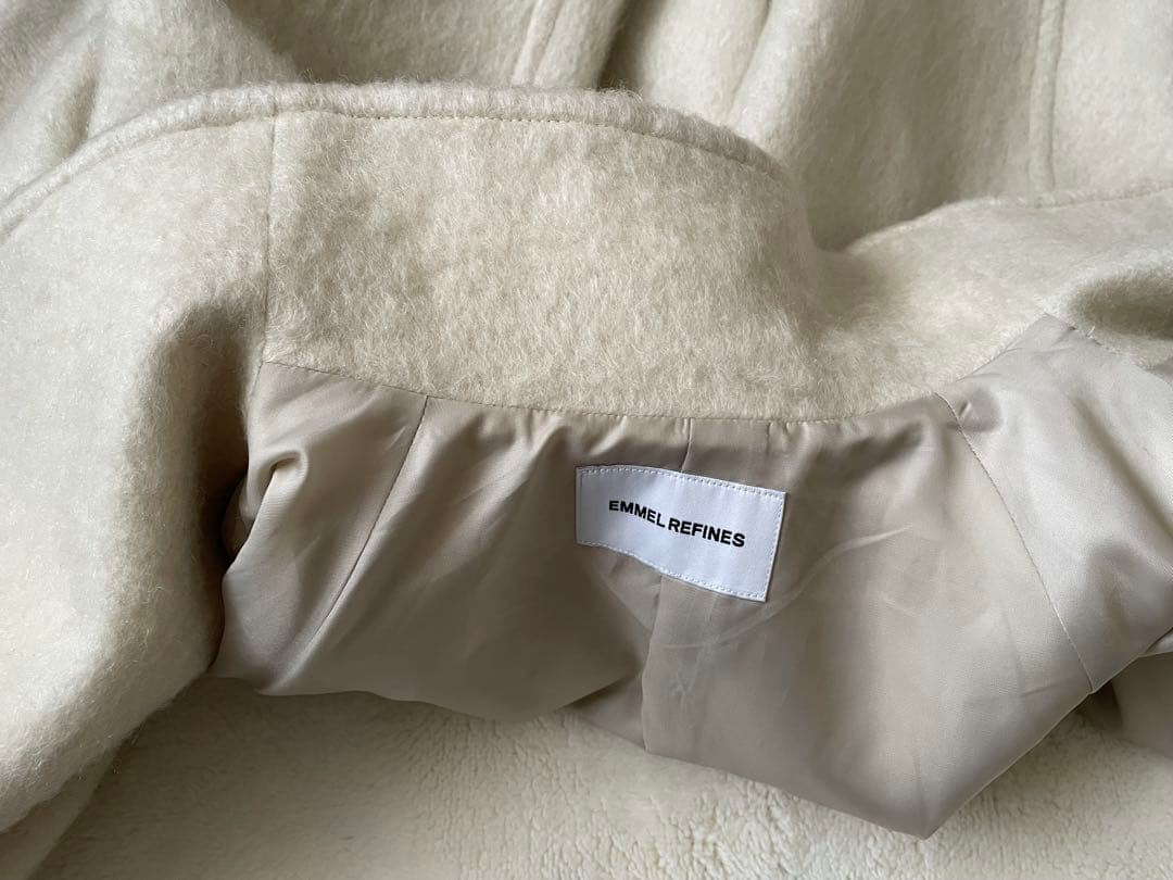 EMMEL REFINES スタンド シャギー ショートコート