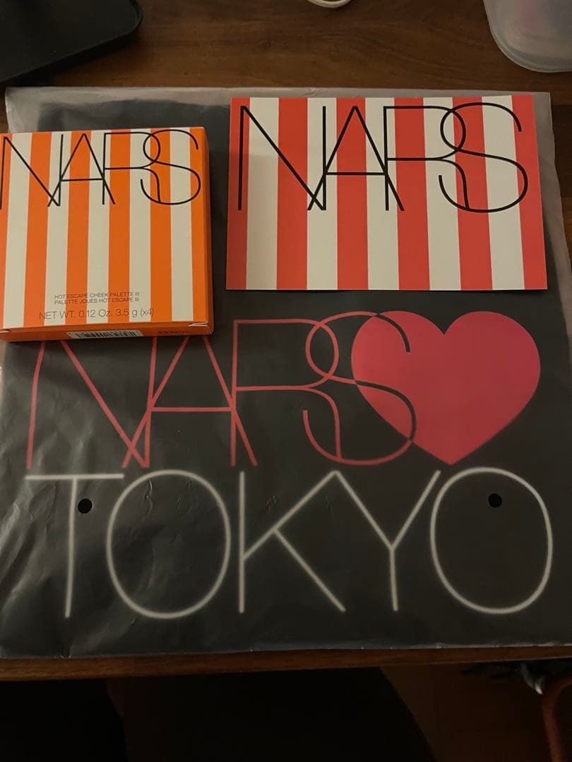 ナーズ ホットエスケープチークパレット III 特典トートバッグ付き　NARS