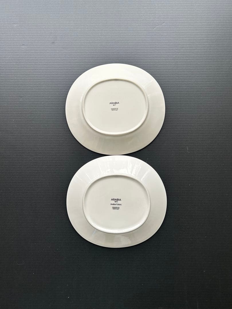 \"2012限定\"ARABIAアラビア 「colorsカラーズ」2枚組＋マグカップ