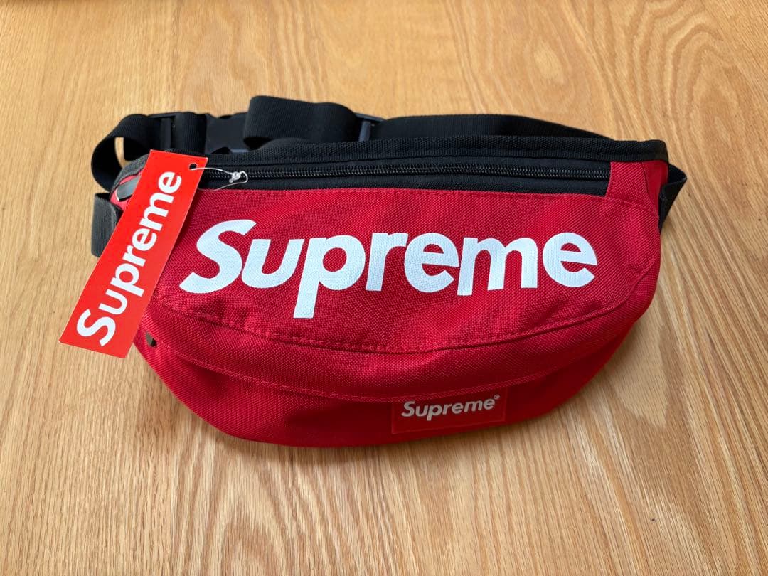 Supreme ボディバッグ・ウエストポーチ レッド