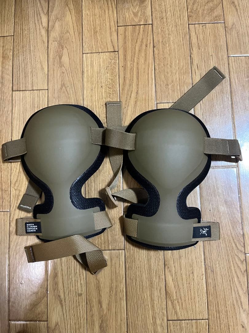 【即購入可】アークテリクス　膝パッド ARCTERYX pro leaf