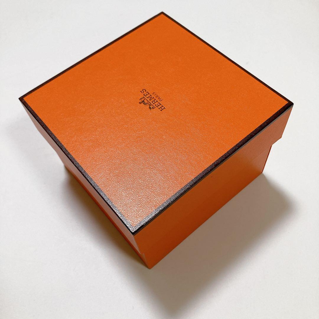 極美品　エルメス　腕時計　ケース　空箱　現行品　保証書　取扱説明書付き