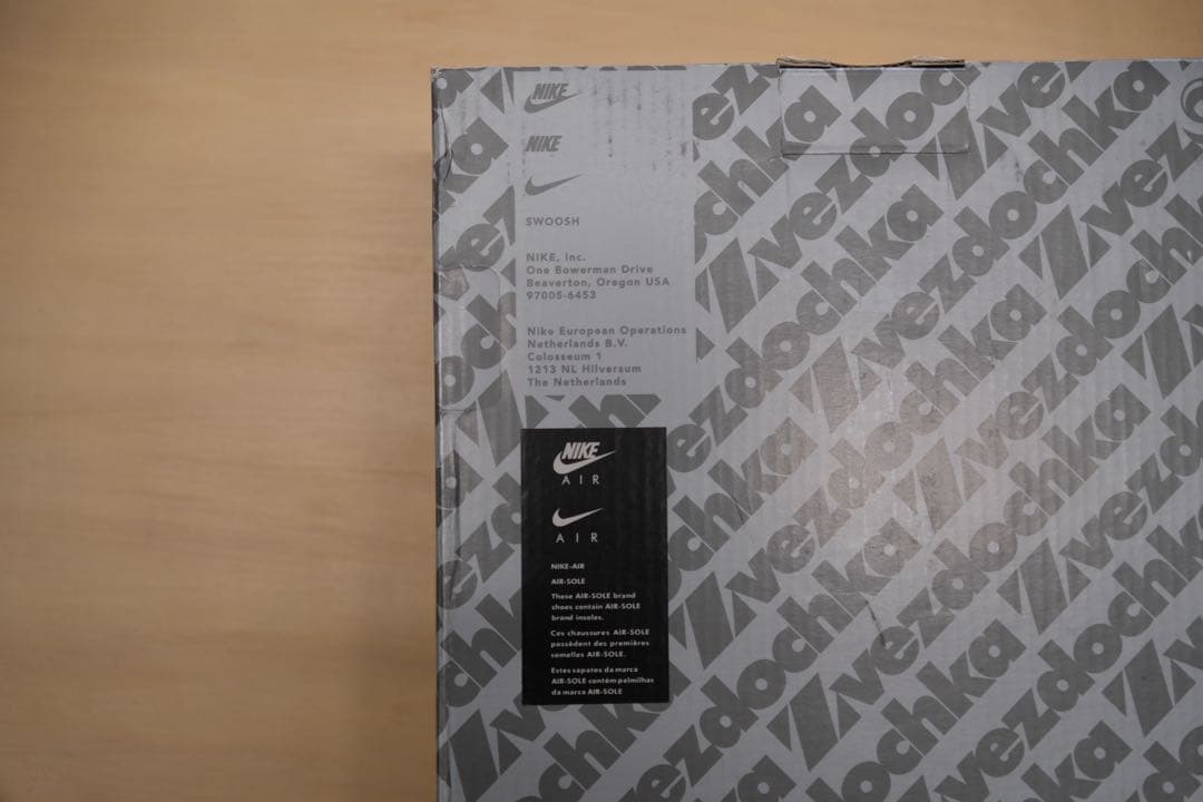 NIKE / ZVEZDOCHKA シュベドッカ / マーク・ニューソン