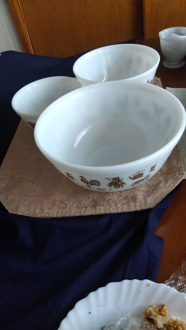 【美品】オールドパイレックスホワイトガラス製ボウル 3個セット