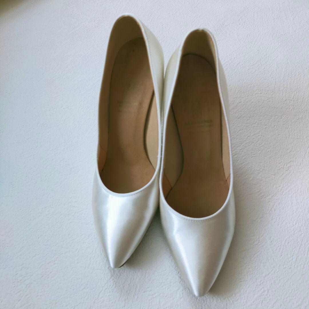 SUPADANCE ホワイトサテン　ヒール7cm　サイズ5（24.5cm)