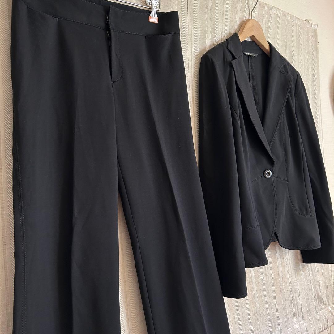 大きいサイズ46,44 23区　黒ストレッチパンツスーツ