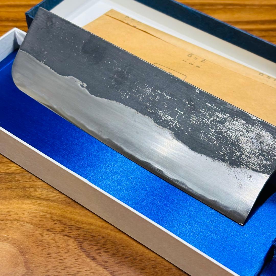 重房　包丁　三条鍛冶　飯塚解房　(銘/重房) 165mm 菜切包丁　黒打ち仕様