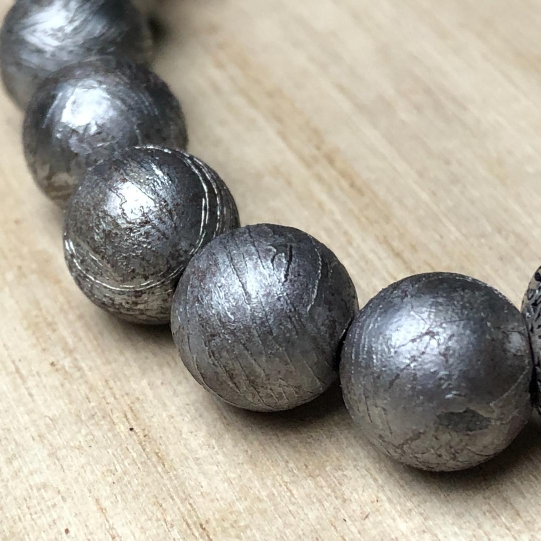 隕石 鉄隕石　アルタイ隕石　ムオニオナルスタ隕石 ブレスレット　重さ77ｇ