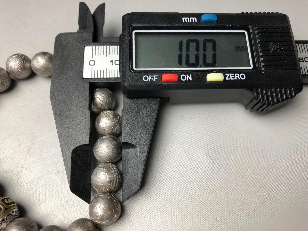 隕石 鉄隕石　アルタイ隕石　ムオニオナルスタ隕石 ブレスレット　重さ77ｇ