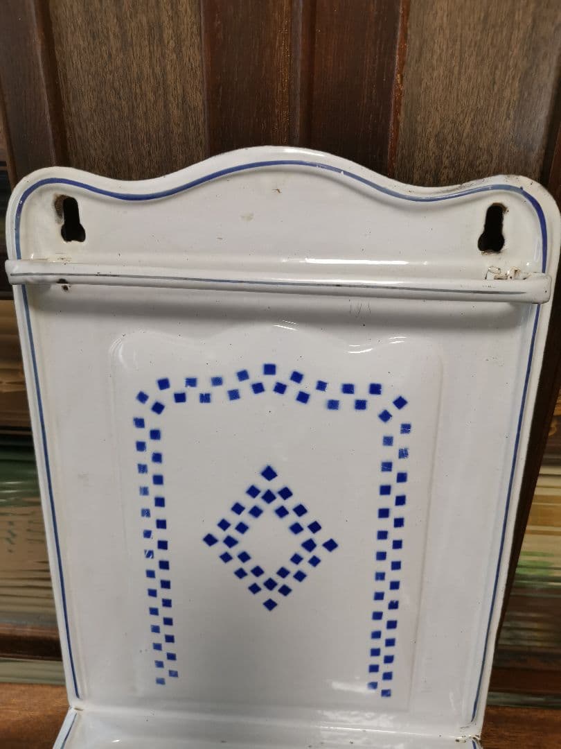 イギリス アンティークホーロー レードルラック 一松模様 ホワイト&ブルー