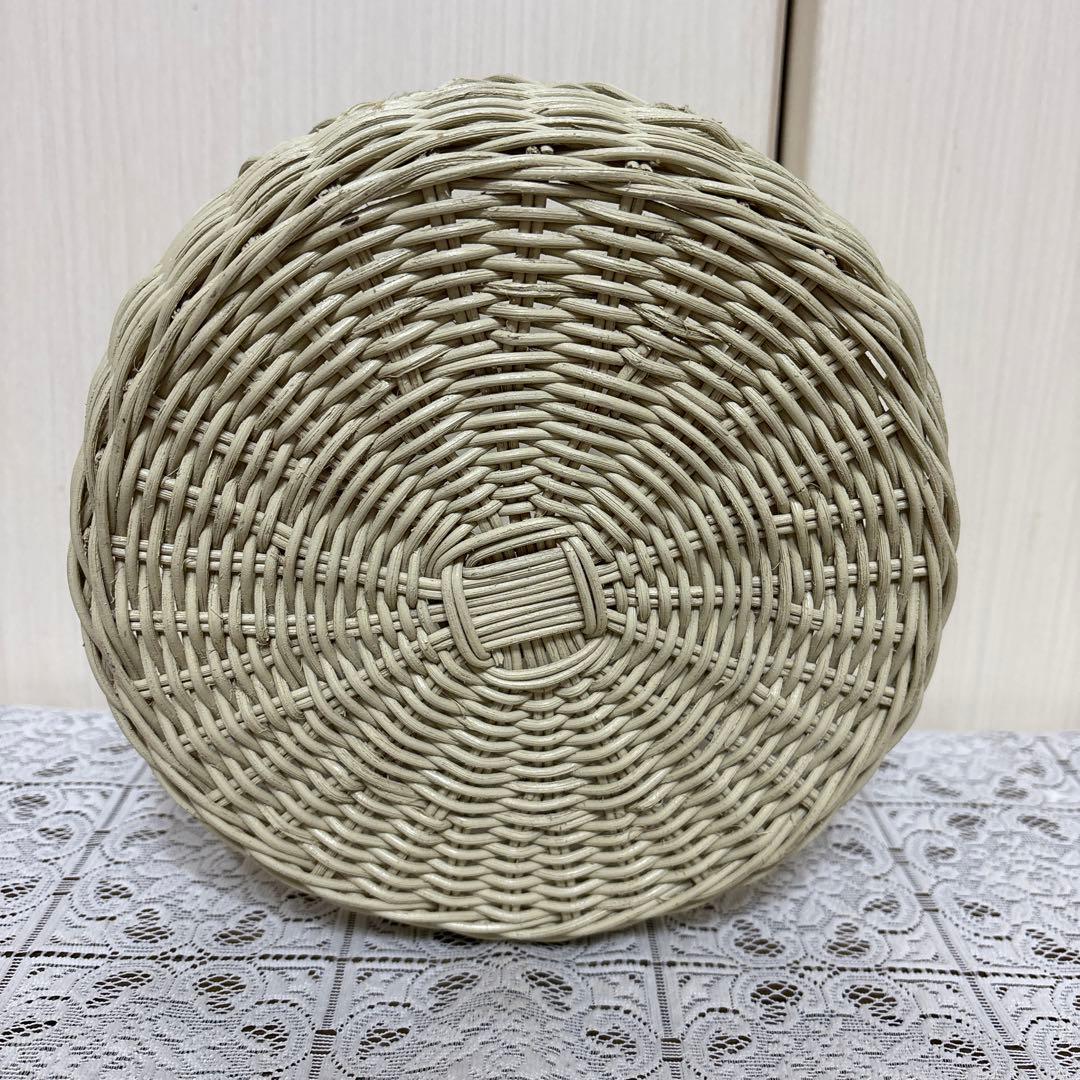 イマン　ホワイトバスケット