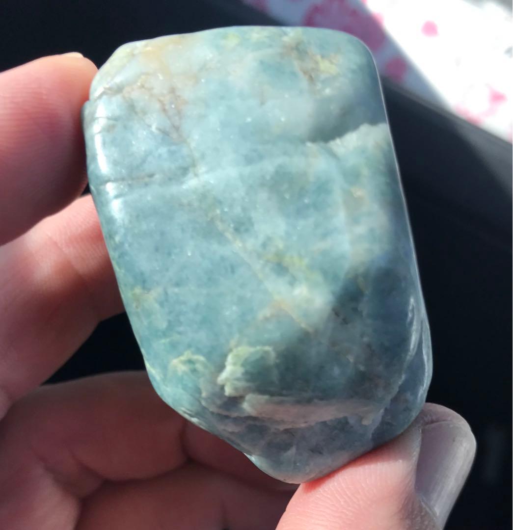 糸魚川 ヒスイ コン沢 青翡翠原石 宝石　原石　スライス