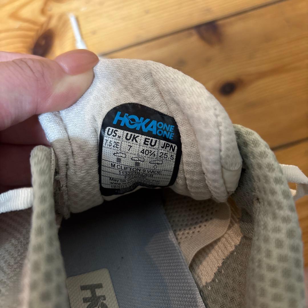 HOKA クリフトン9 スニーカー　ランニングシューズ ホワイト
