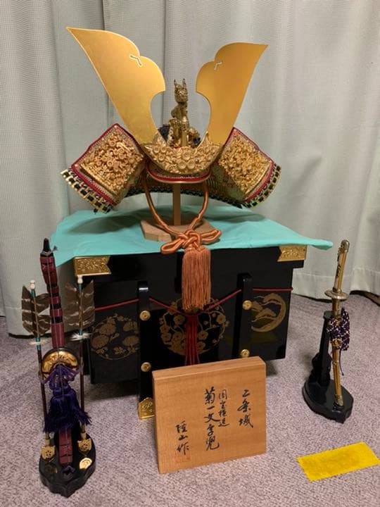 兜飾りセット　収納箱付き