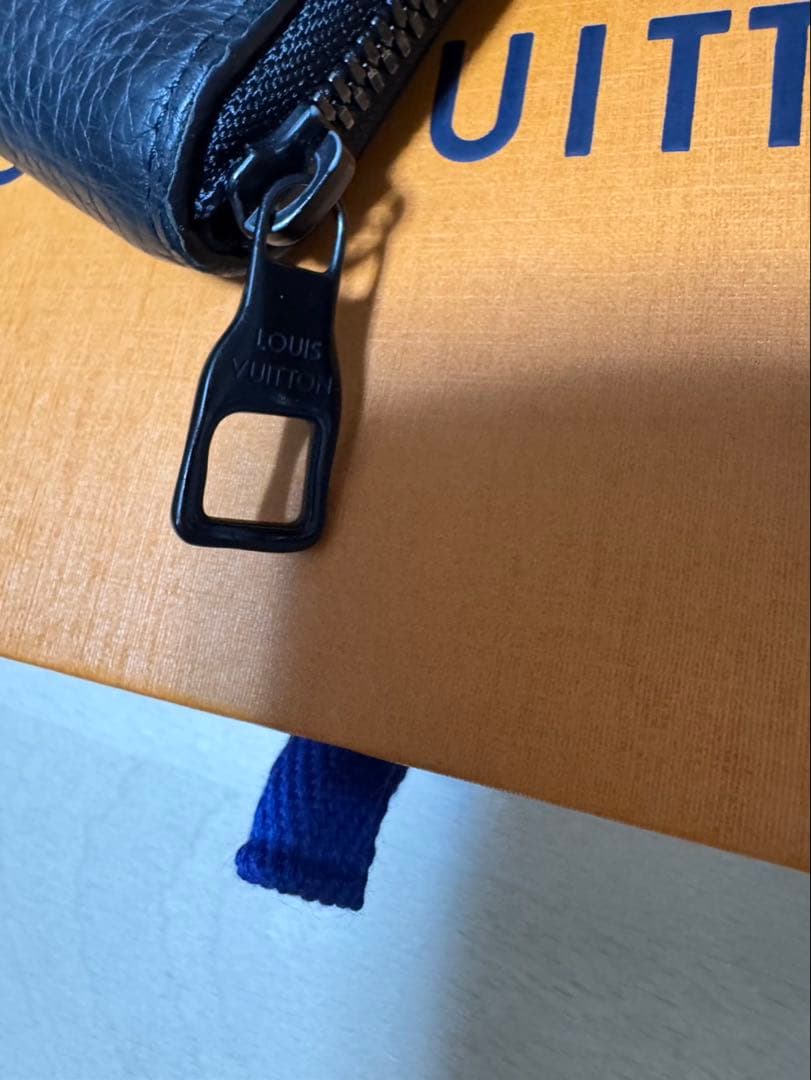 ルイヴィトン　極美品　正規品　ジッピーウォレット　ヴェルティカル
