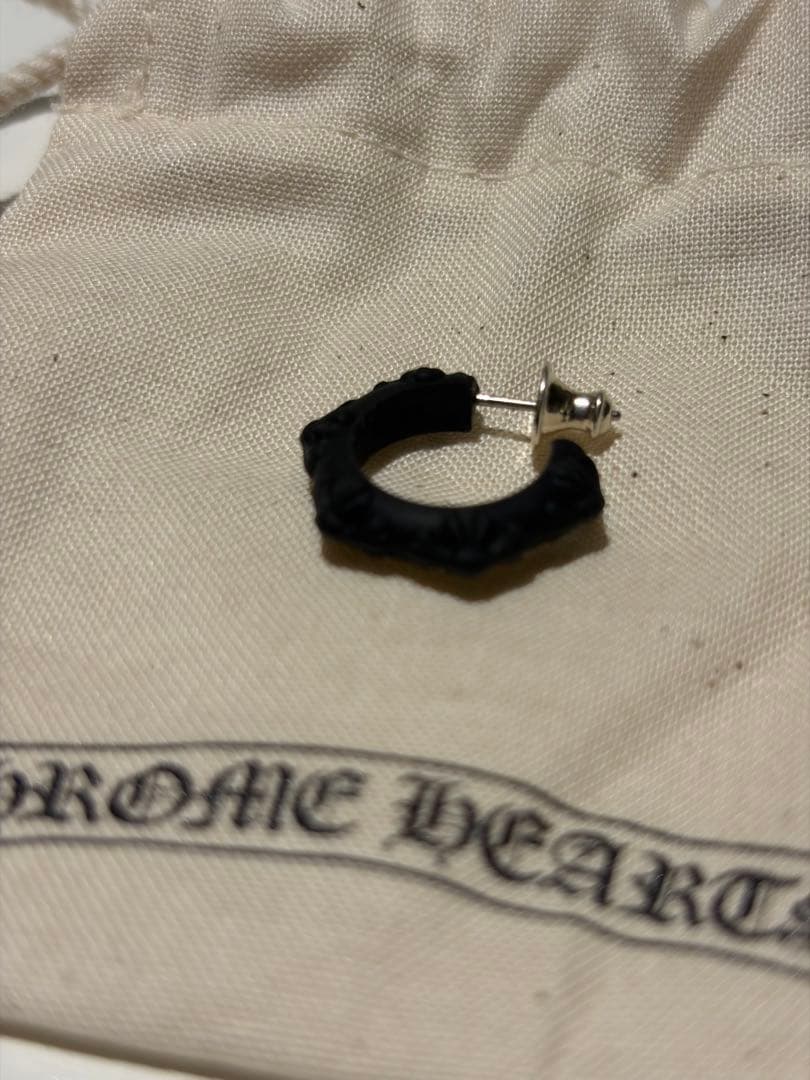 クロムハーツ　ピアス　chrome hearts ブラック　シリコン
