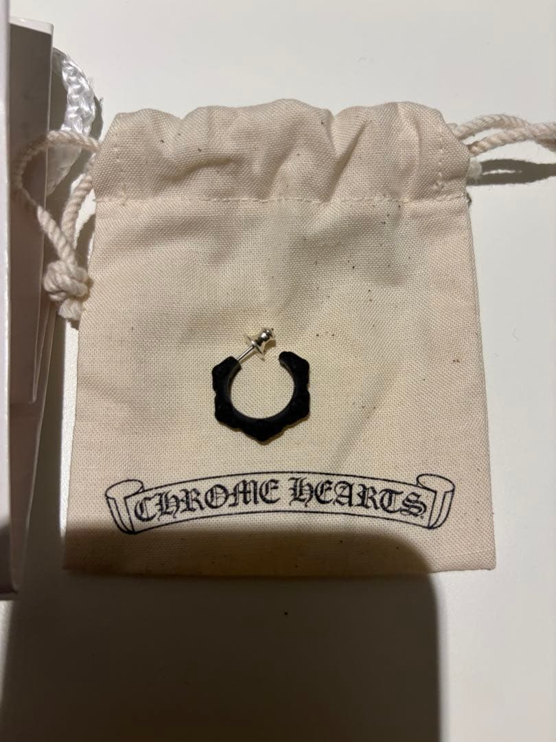 クロムハーツ　ピアス　chrome hearts ブラック　シリコン