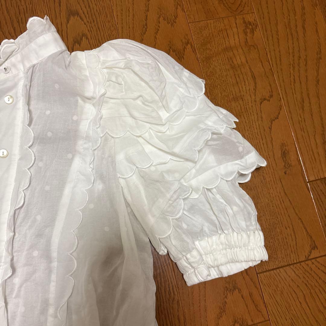 SEVENTEN ホワイトドットパフスリーブ　ブラウス