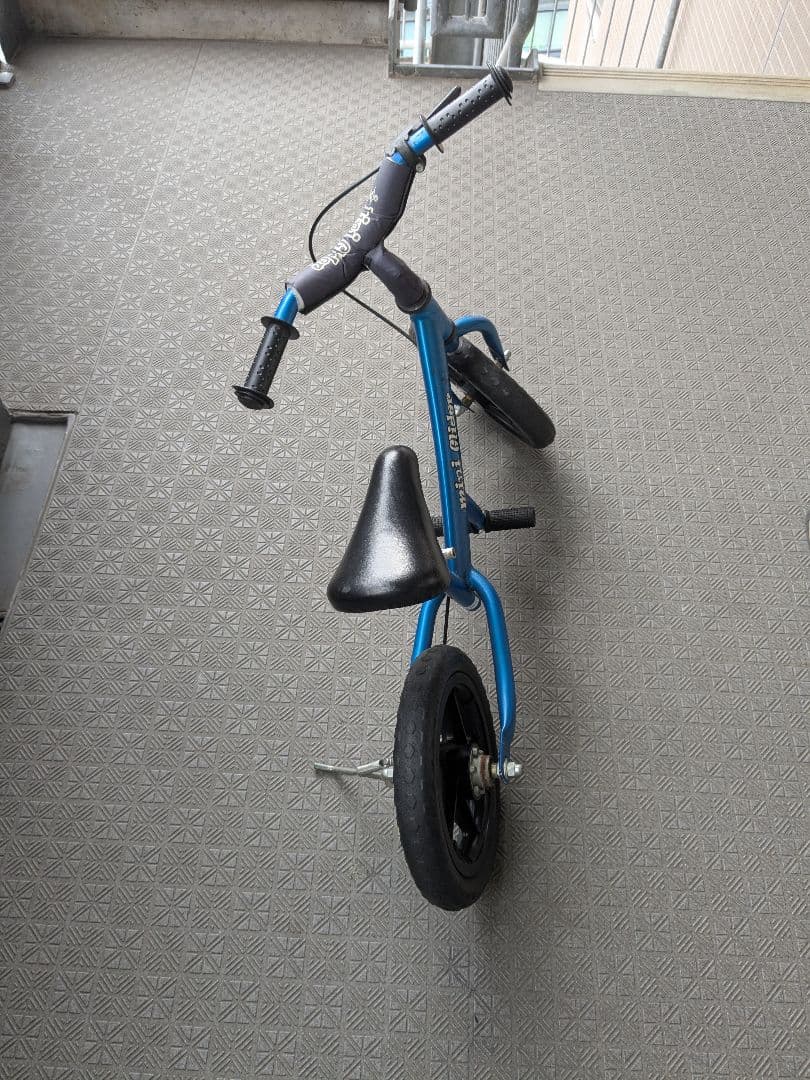 幼児用キックバイク　青色