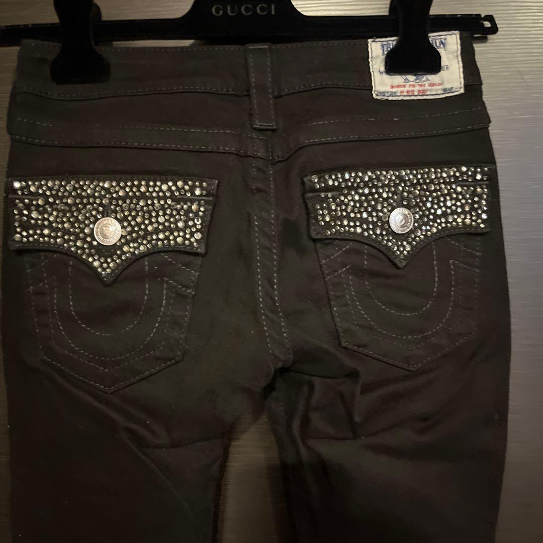 ビジュー付きブラックデニムパンツ　24