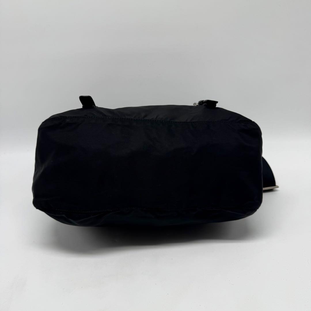 プラダ ショルダーバッグ ナイロン ブラック メッセンジャーバッグ 斜め掛け