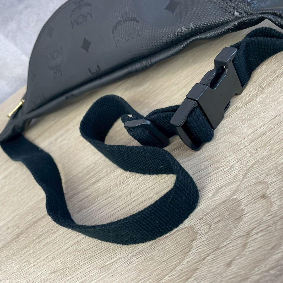 美品　MCM ボディバッグ　ヴィセトス柄　モノグラム　ブラック　ウエストバッグ