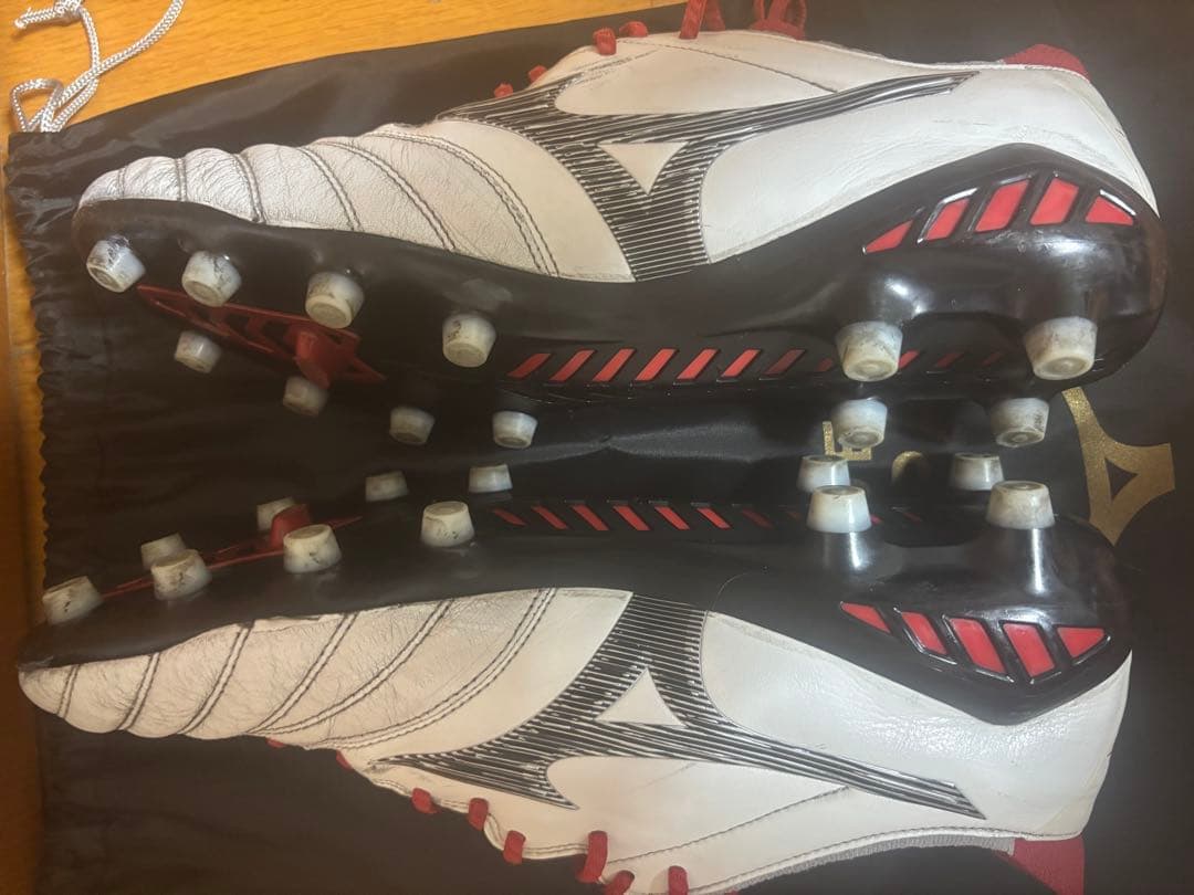 Mizuno モレリア　ホワイト/レッド スパイクシューズ　28cm