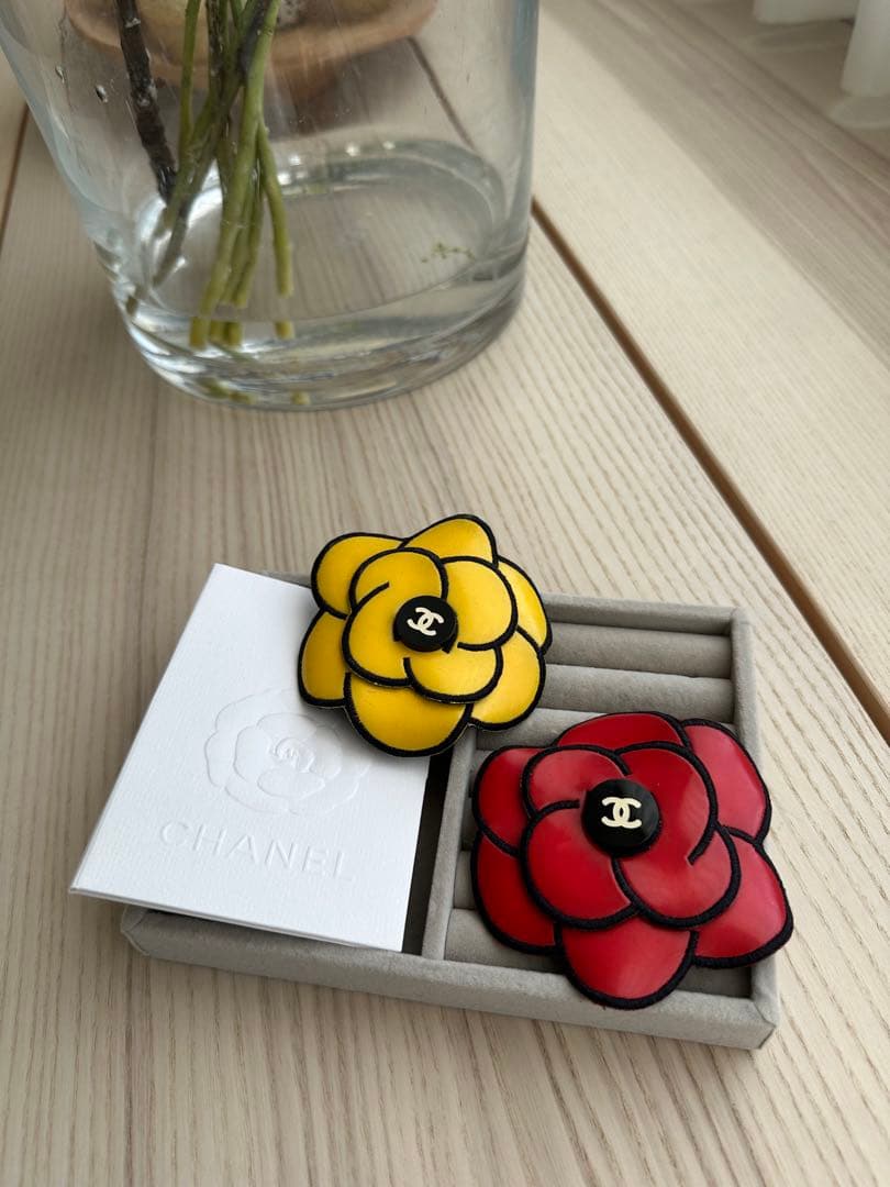 CHANEL シャネル 花モチーフブローチ 黄色　ヘアアクセ