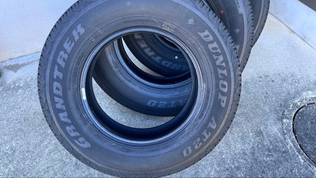 ダンロップ　GRANDTREK シエラ新車外し　195/80R15 4本セット