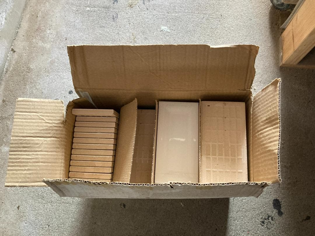 【syuさん専用】白いタイル 252枚　スペイン製INMETRO　WHITE