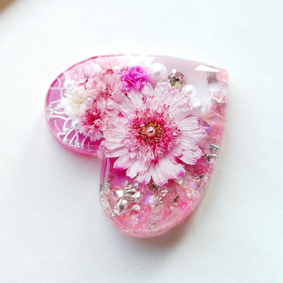 【1570】レジン　マトリカリア　ヘアゴム　ポニーフック　ブロ―チ　ハンドメイド