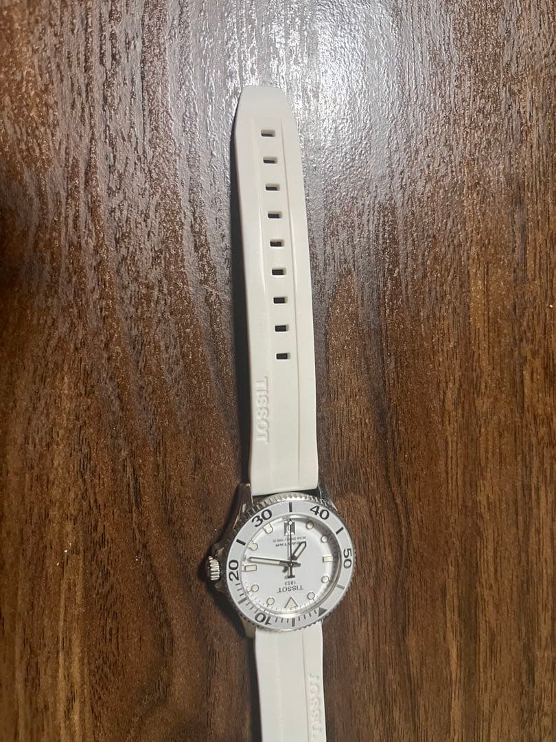 美品！！ティソ　シースター1000　36mmクォーツ　白　デイト表示　替えベルト